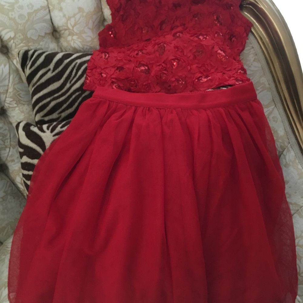 Lilt ❤️ Beautiful red two piece top & skirt